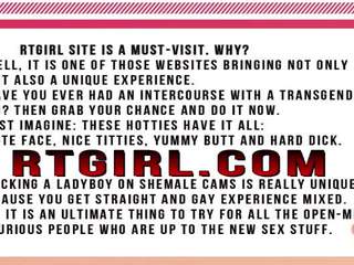 Kanadyjskie blondynka trans facet w czarne pończochy spuszczanie od jej penis na kamerka internetowa