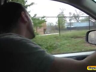 Tino blowjobs Phenix on the roadside
