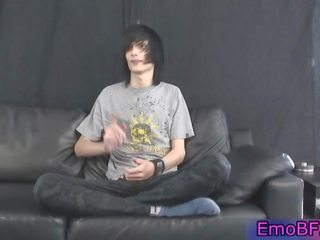 Adolescenta homosexual emo futand o fleshlight spectacol