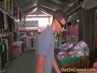 Minet publique homo baise sur la flea marché 1 par outincrowd